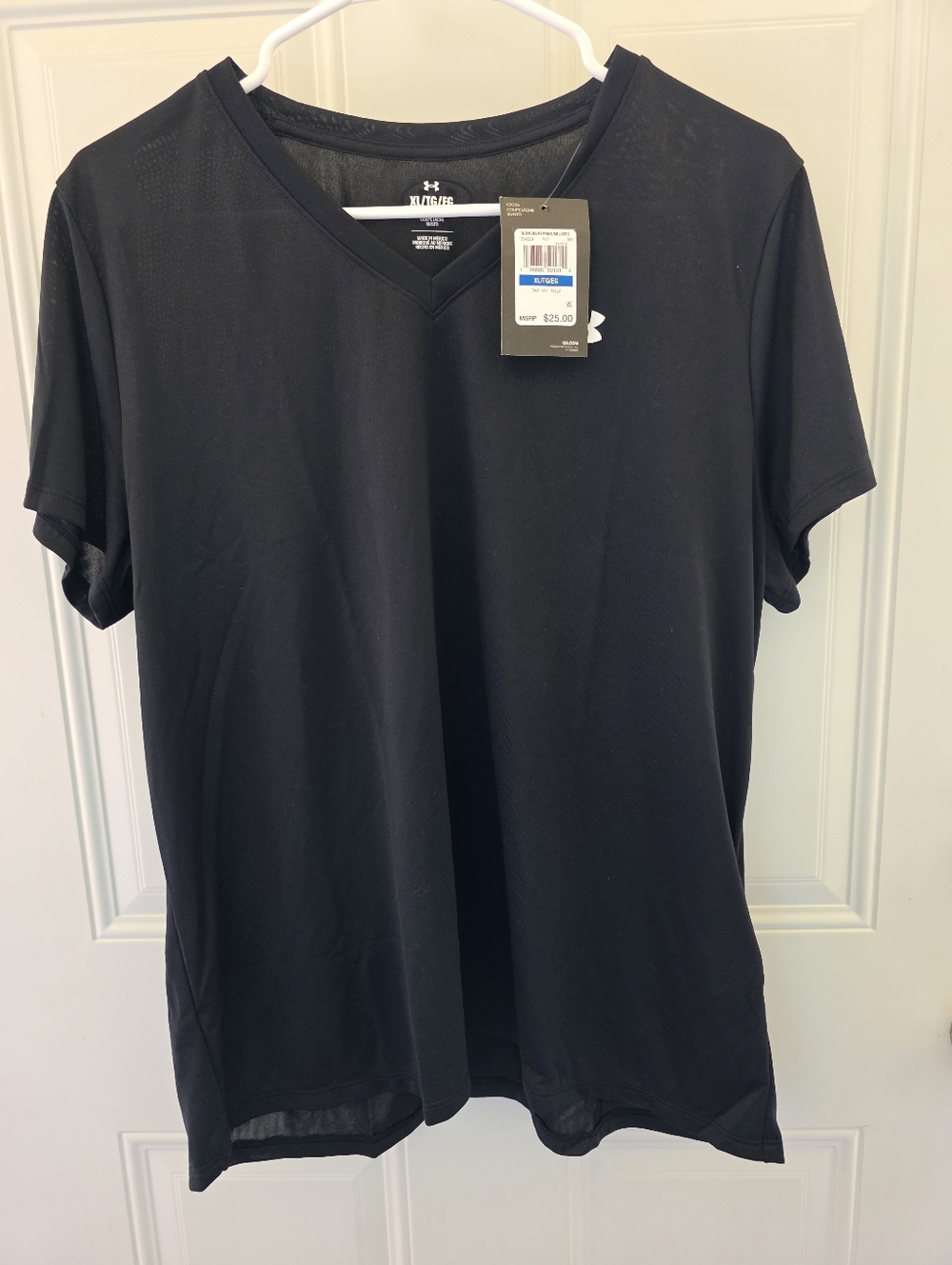 Under Armour Women's V-Neck Athletic Tee Size XL-New With Tags